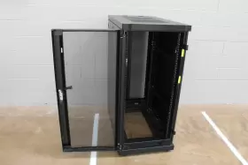 AR2805BLK APC Netshelter Vs Enclosure #2