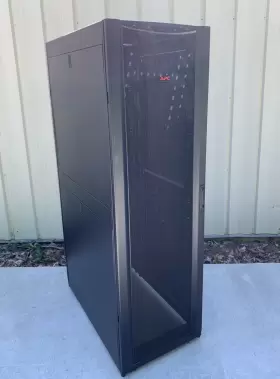AR3357 APC Netshelter Sx Enclosures Server Rack