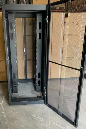 Z4-12U-113E-C12 CHATSWORTH PRODUCTS Seismicframe Cabinet #3