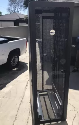 PE4210 DELL Poweredge Rack Enclosure #2
