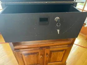 656747022210 MIDDLE ATLANTIC PRODUCTS Rack Drawer