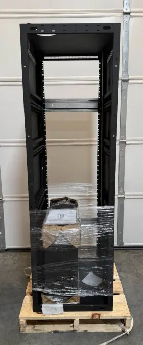 SR-40-32 MIDDLE ATLANTIC PRODUCTS Pivoting Rack