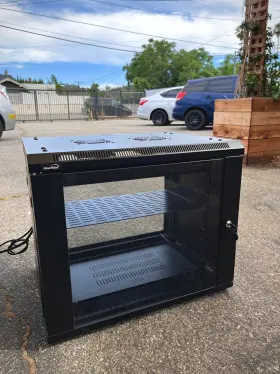 00301004 NAVEPOINT Rack Mount Cabinet Shelf Glass Door Power 00301004 NAVEPOINT Rack Mount Cabinet Shelf Glass Door Power