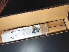 0M-756H SCHNEIDER ELECTRIC Rack Rail Box Kit #3
