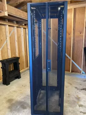 AR3100 SCHNEIDER ELECTRIC Apc Netshelter Sx Bolt Down Roof
