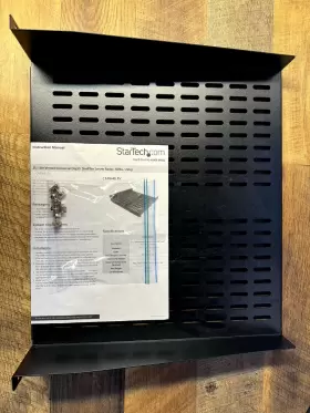 012300359696 STARTECH Vented Server Rack Mount Shelf Screws