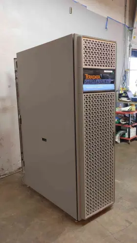 36-33253308 TERADATA Enclosed Rolling Server Rack Cabinet #3