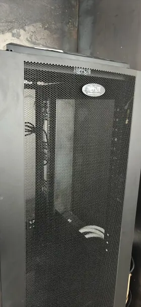 Srcombo TRIPP LITE Rack Enclosure Cabinet #2