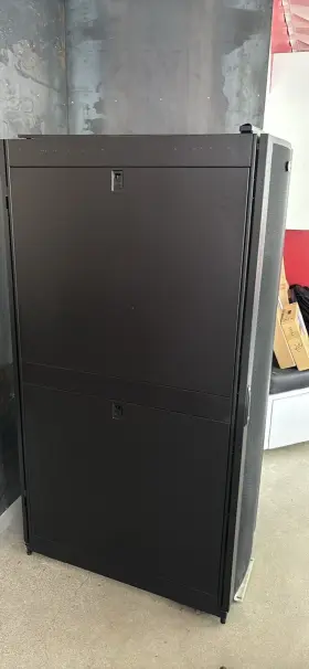 Srcombo TRIPP LITE Rack Enclosure Cabinet #3