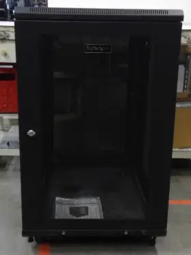 RK1833BKM TRIPP LITE Wall Mount Rack Enclosure Server Cabinet