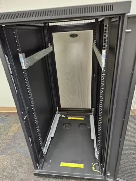 SR24UB TRIPP LITE Rack Enclosure Cabinet #3