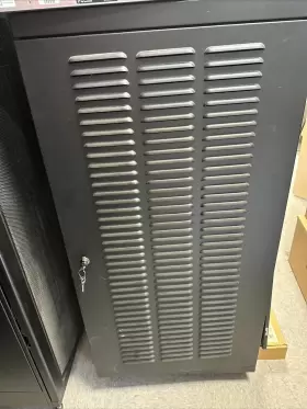 SR24UBFFD TRIPP LITE Smartrack Weather Environments Enclosure #3
