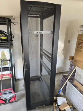 SR42UB1032 TRIPP LITE Server Rack Cabinet