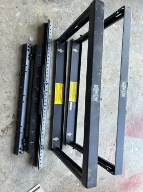 SRWO8U22MD TRIPP LITE Wall Mount