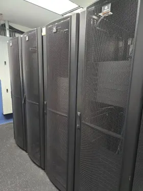 F2611 VERTIV Server Rack Cabinet Enclosed Front Doors Wheels